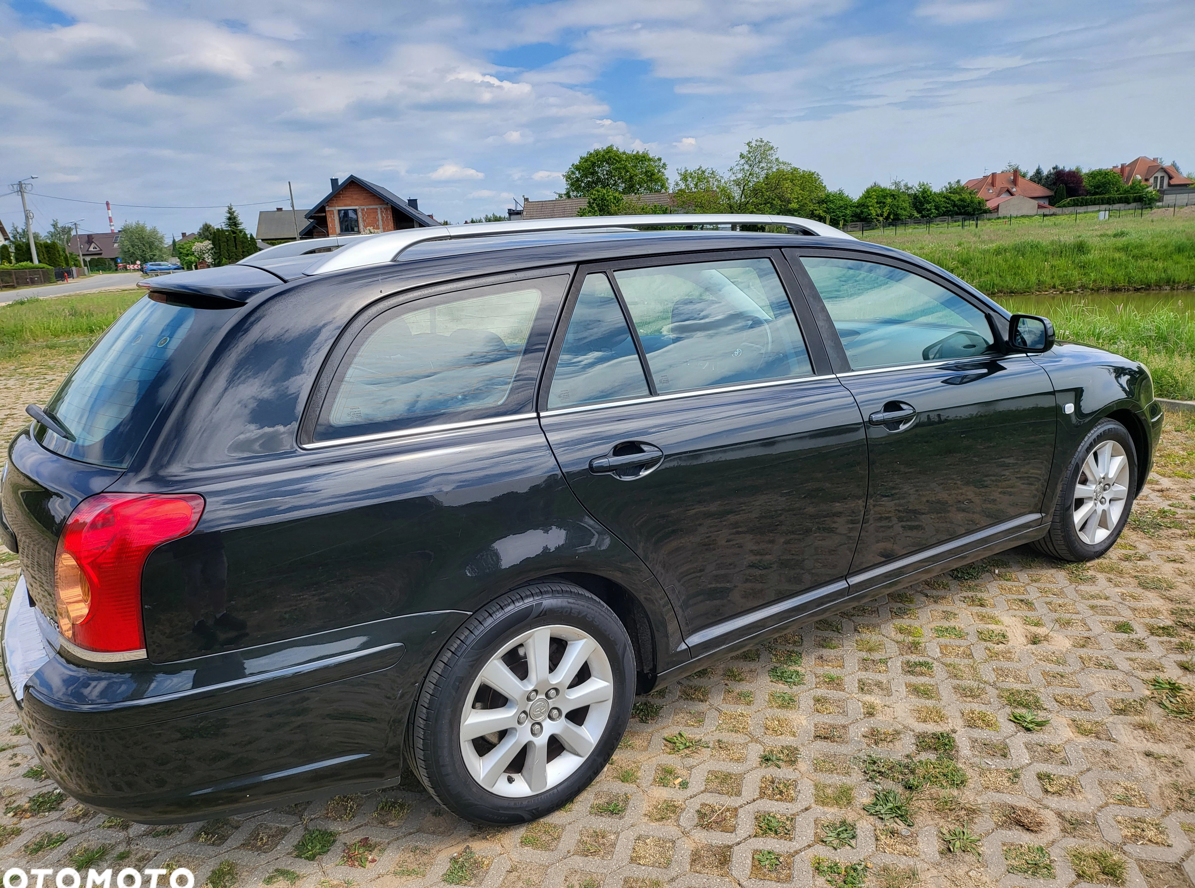 Toyota Avensis cena 11909 przebieg: 289000, rok produkcji 2004 z Sieradz małe 436